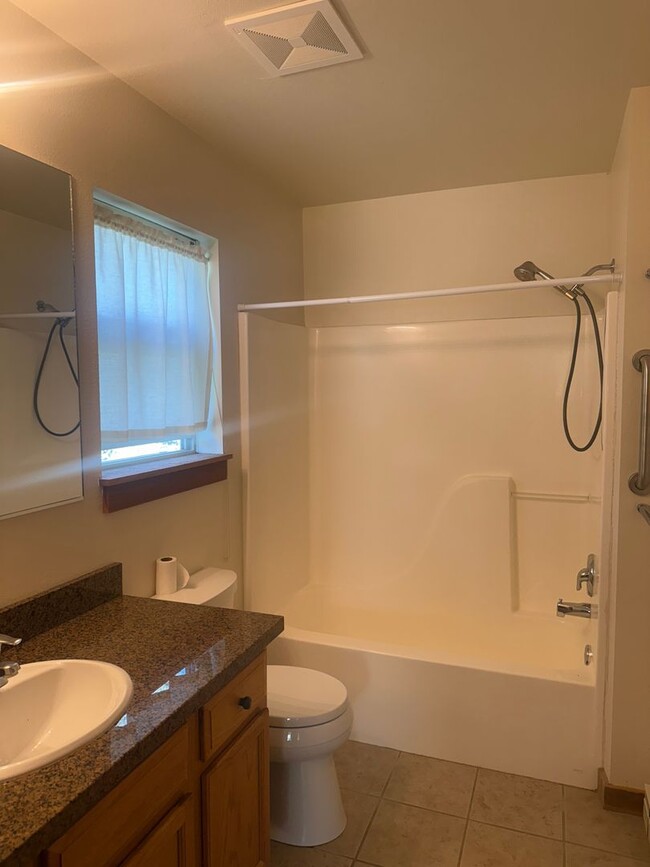 Foto del edificio - 3 BR Condo in Victor, Idaho