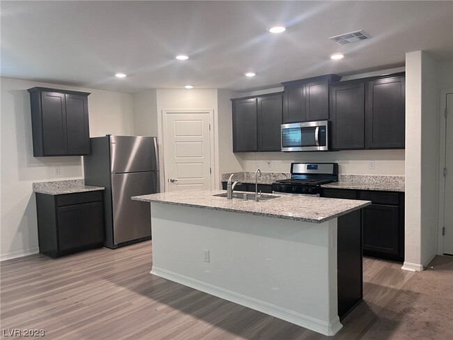 Building Photo - 4908 Eterno St