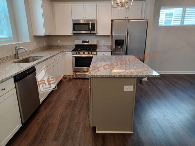 Building Photo - Beautiful Energy Efficient 3-BR Home w/Sol...