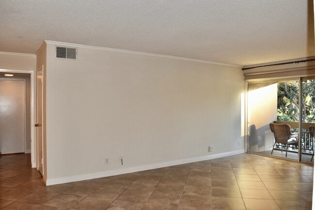 Foto del edificio - 24525 Trevino Dr