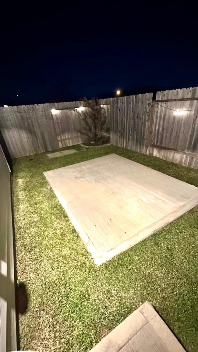 Building Photo - 236 Rustic Ridge Cir