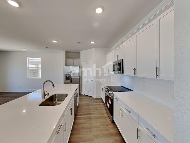 Building Photo - 5865 Iron Iss St