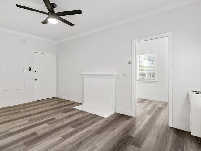 Foto del edificio - 608 W 6th St