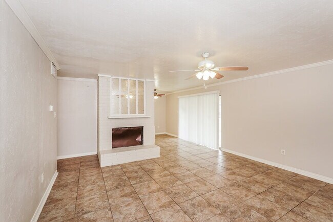 Building Photo - 3502 Chesapeake Dr
