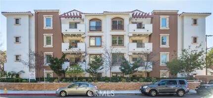 Building Photo - 4551 Coldwater Canyon Ave