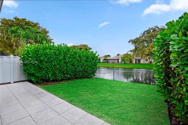 Foto del edificio - 11333 SW 18th Ct