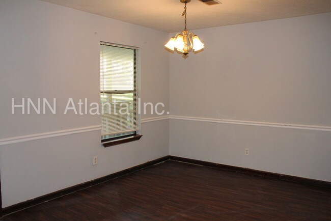 Building Photo - Adorable Smyrna Duplex