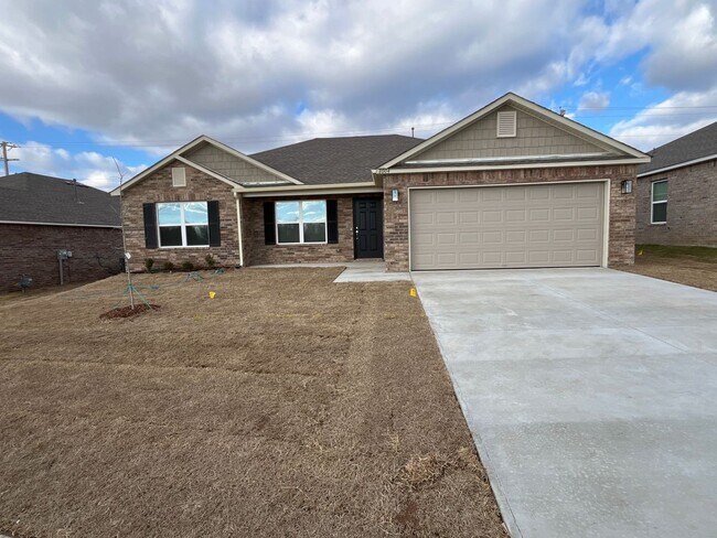 Building Photo - Three Bedroom | Two Bath Home in Park Place