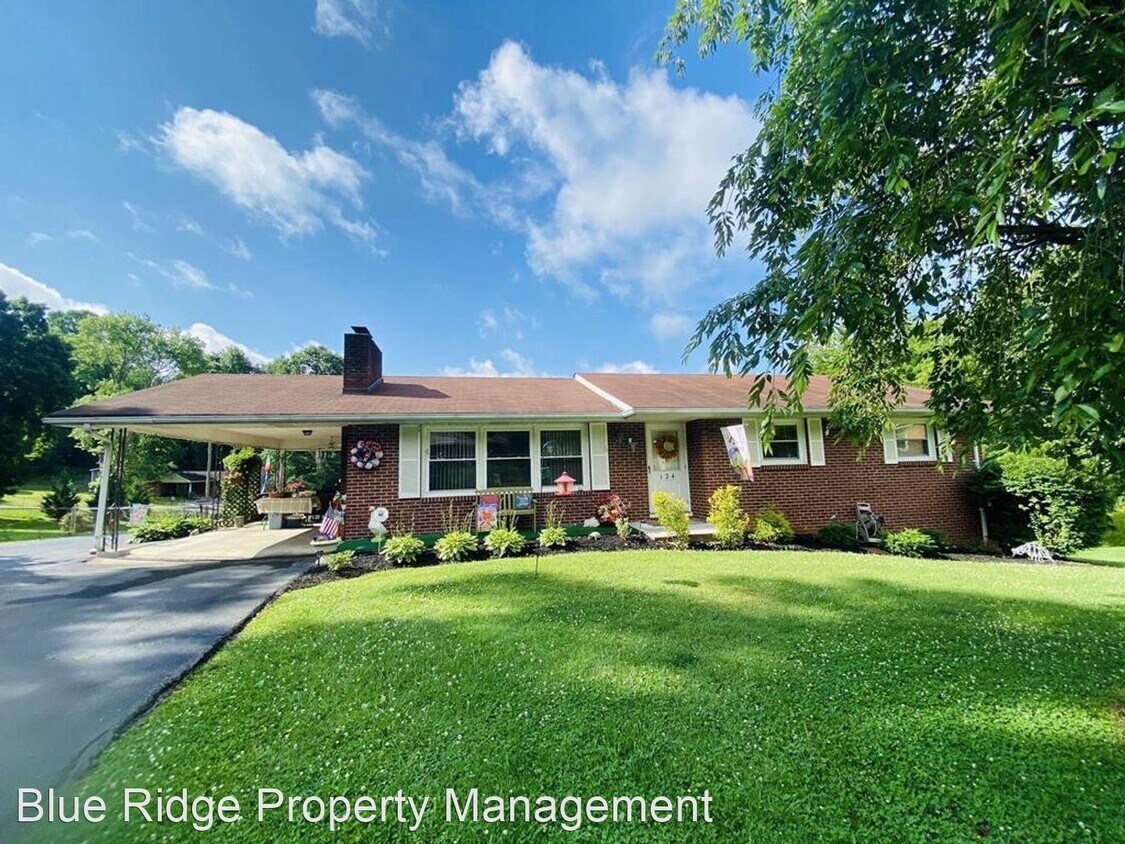 Primary Photo - 4 br, 2 bath House - 124 Hobbs Street