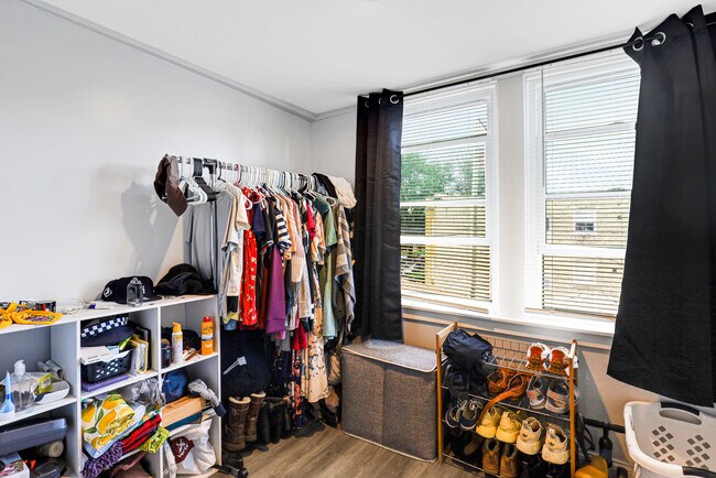 Foto del edificio - 3120 W Addison St