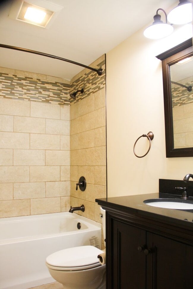 Building Photo - 158 North St