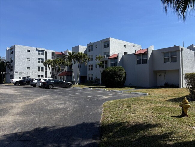 Foto del edificio - 9451 Evergreen Pl