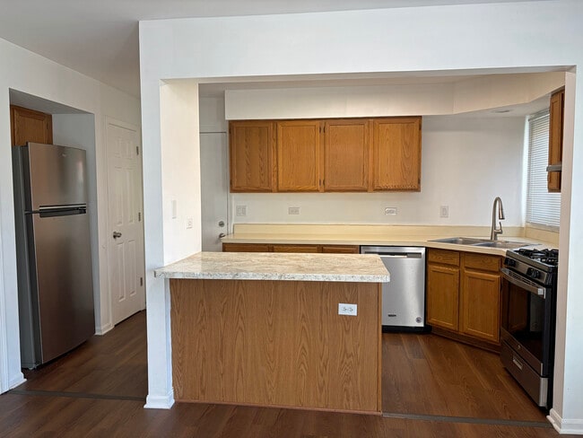 Kitchen - 241 E Palatine Rd