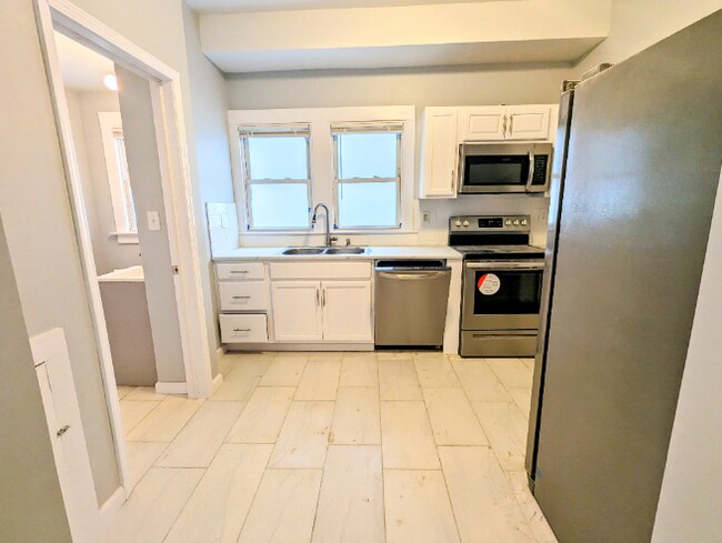 Foto del edificio - Renovated 3 Bedroom House in Heart of Hami...