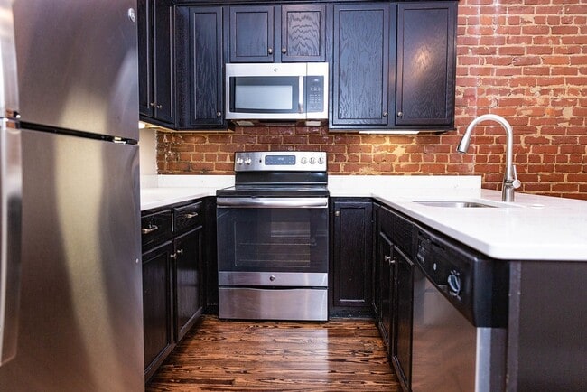 Moheb Capital LLC - Moheb Capital LLC Apartment