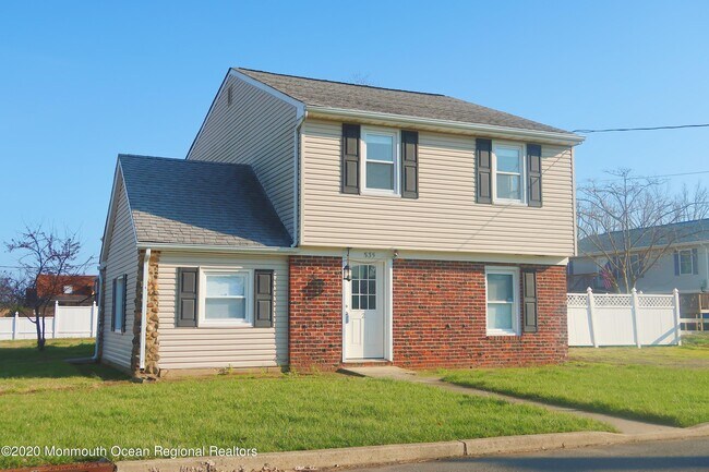 Building Photo - 535 Long Branch Ave
