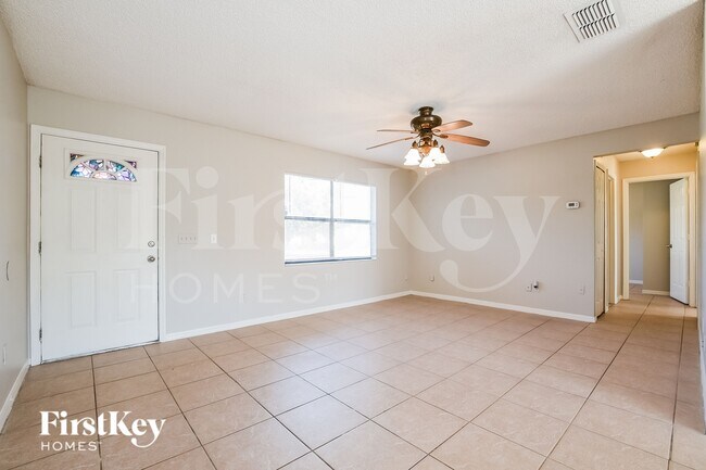 Building Photo - 3208 Buckland St