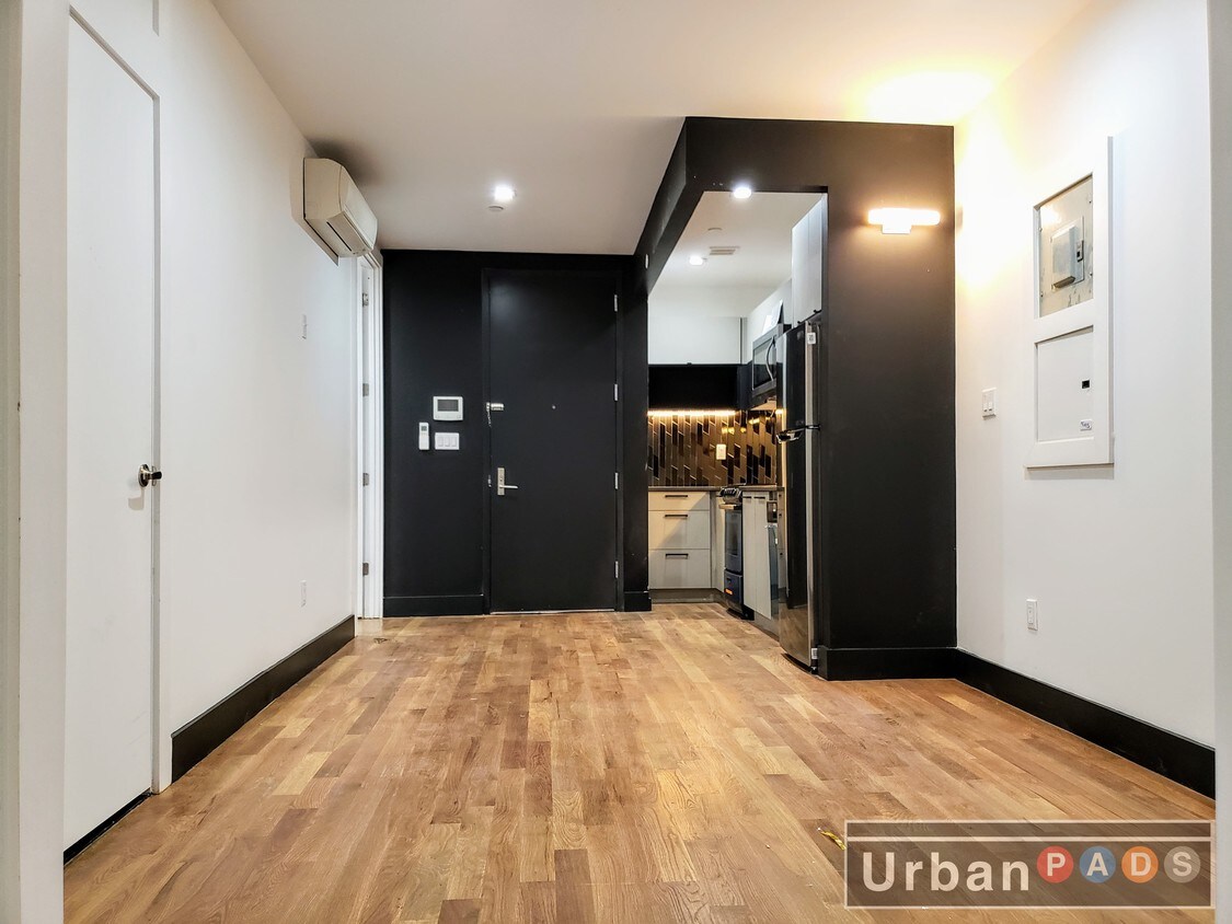 Foto principal - 562 Park Pl