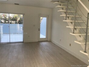 Building Photo - 798 Crandon Blvd