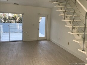 Building Photo - 798 Crandon Blvd