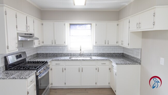 Foto del edificio - 105 Meadow Cir