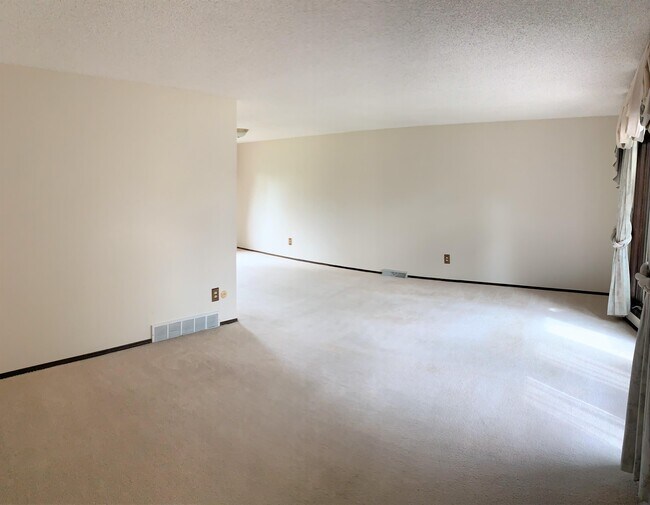 Foto del edificio - 894 Braun Ct