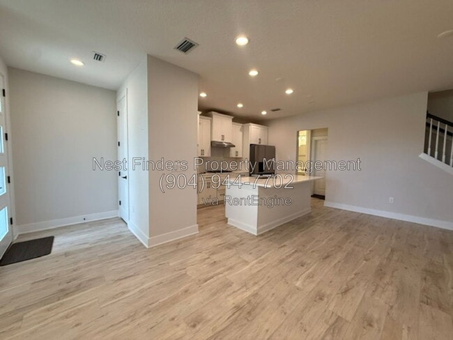 Building Photo - 435 Crestview Dr