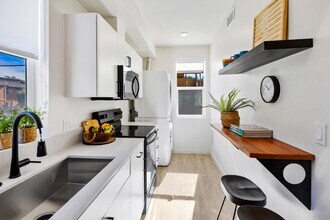 Building Photo - South Park Place