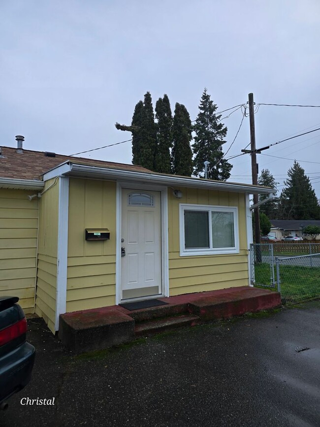 Foto del edificio - 3 Bedroom in Bremerton