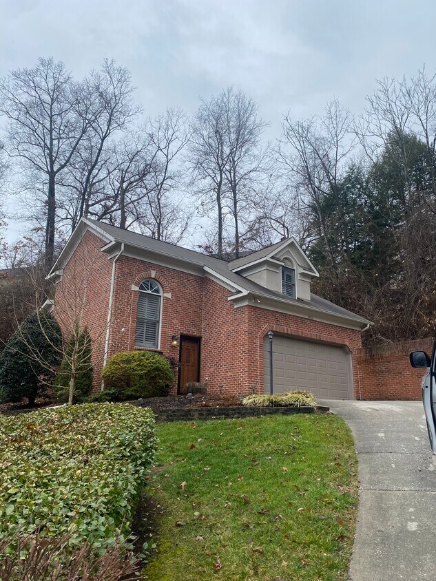 Primary Photo - 1403 Kenton Way