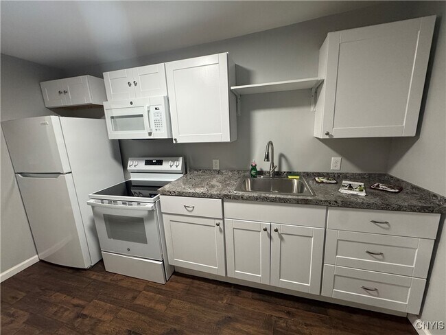 Foto del edificio - 121 E Main St