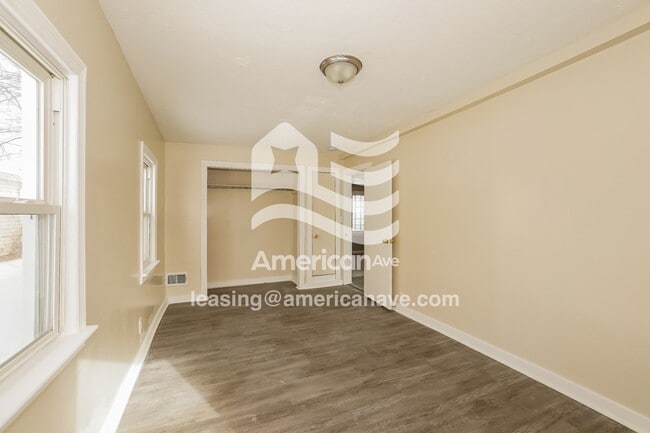 Building Photo - 321 Rexford St