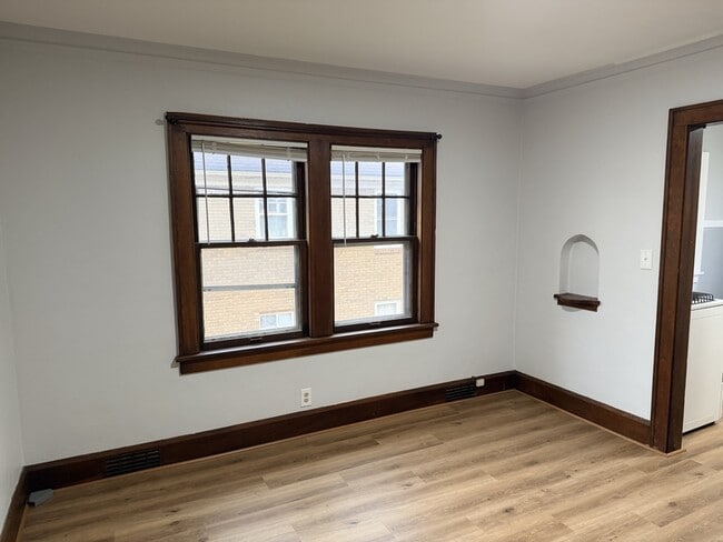 Building Photo - 907 15th St