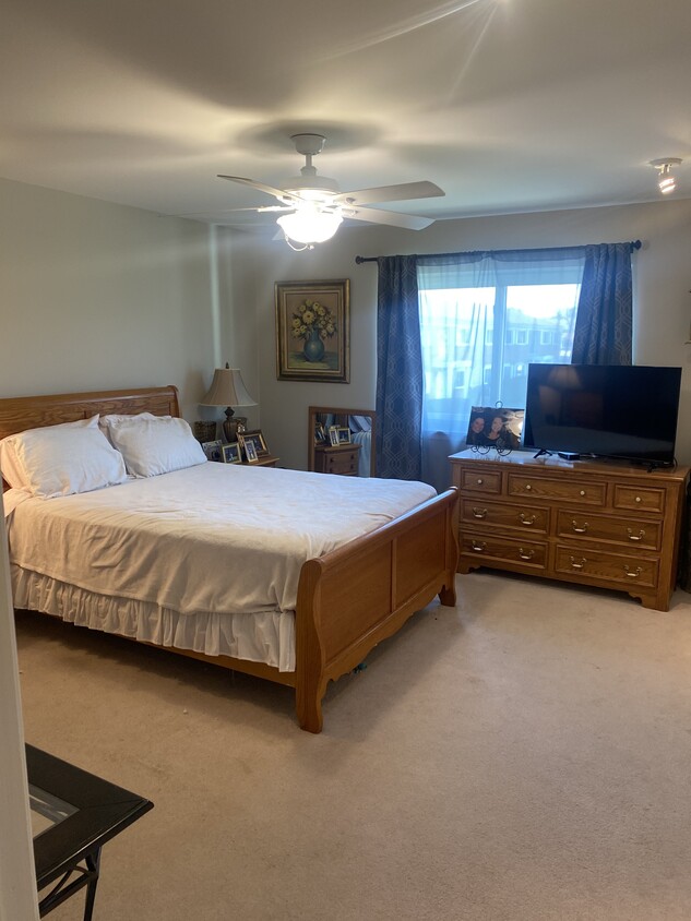 Foto principal - 801 W Long Lake Rd