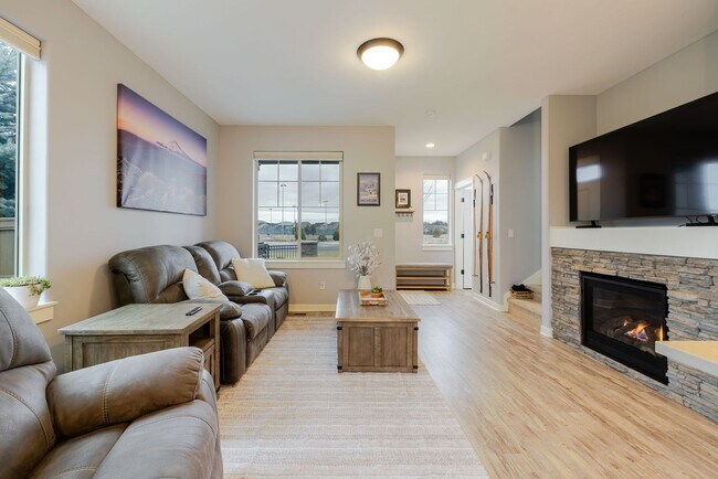 Foto del edificio - Charming Redmond Craftsman Retreat – Stylish 3-Bed, 3-Bath Home with Community Amenities