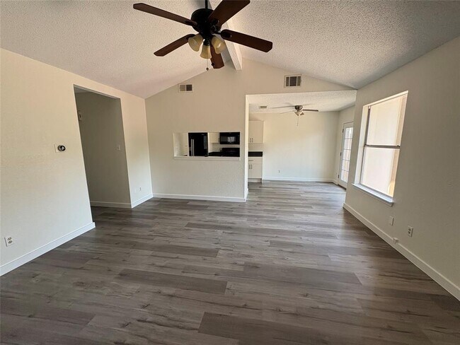 Foto del edificio - 1128 Orchard Park Cir