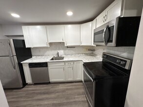 Building Photo - 28 Cliff St