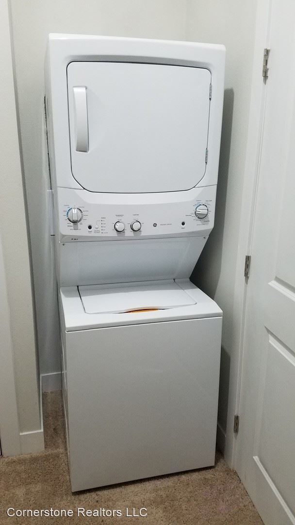 Building Photo - 3954 W Pine Blvd