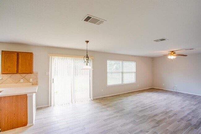 Building Photo - 12220 Innes View Rd