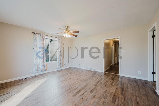 Building Photo - 593 W 1020 S