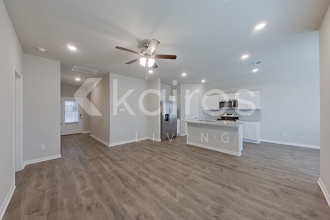 Foto del edificio - 129 SANTIAGO COURT