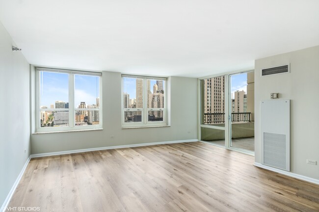 Building Photo - 345 N LaSalle St