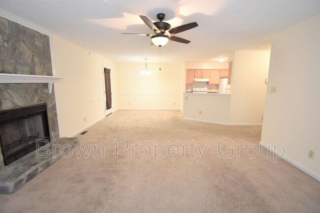 Foto del edificio - 711 Alexwood Dr