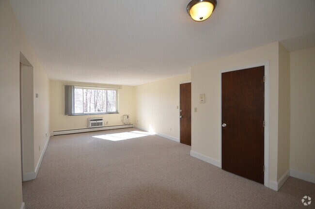Building Photo - 3 Brattle Dr