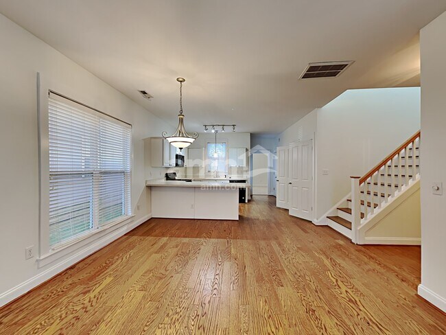 Building Photo - 10720 Cokesbury Ln