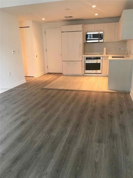 Foto del edificio - 45 SW 9th St