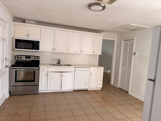 Foto del edificio - 409 NW 33rd St