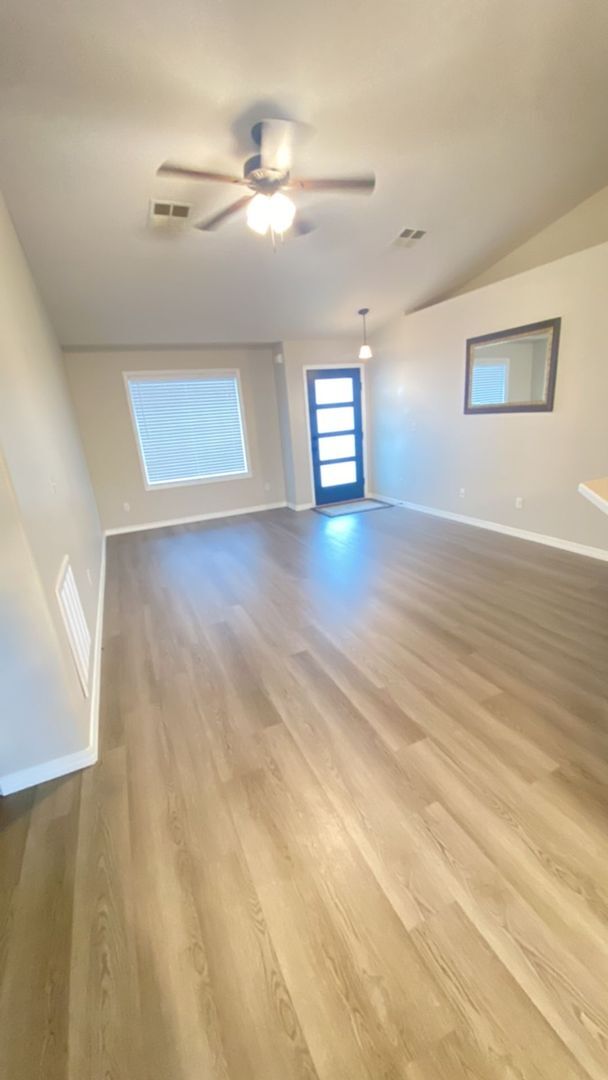 Foto del edificio - Super Cute Home!