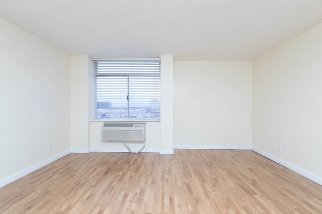 Building Photo - 7520 Hornwood Dr
