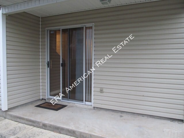 Building Photo - 136 Beach Dr